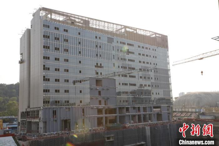 在建的深圳市质子肿瘤治疗中心外观 钟慧红 摄
