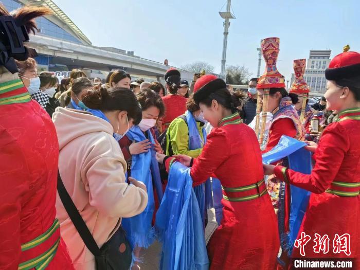 去有风的地方赴约首批湖南游客开启草原之旅