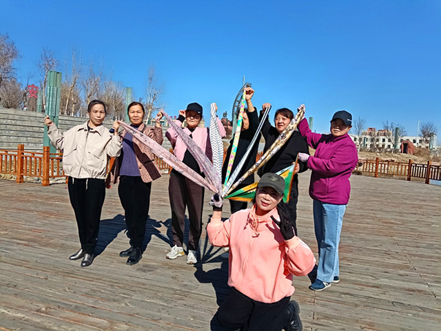 摆个美美的造型，和春天合个影_副本.jpg