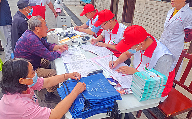 黄龙镇签约家庭医生共享健康生活2_副本.jpg