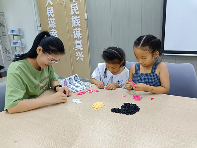 社区的小姐姐也来帮忙了_副本.jpg