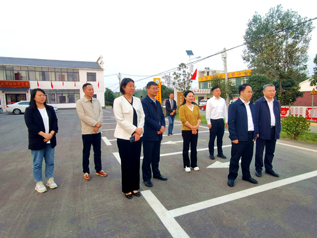 湖北省委统战部调研黄龙统战工作1_副本.jpg