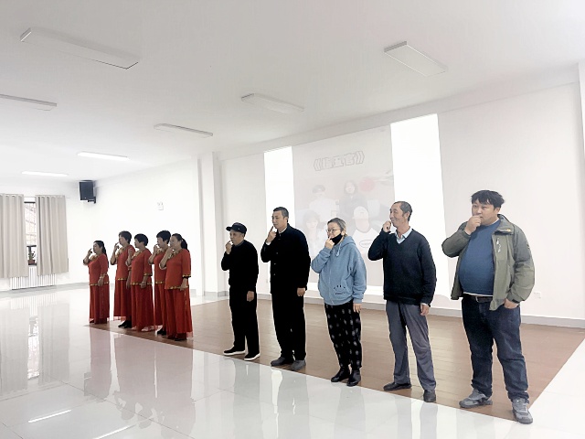 居民现场参与讲座游戏环节_副本.jpg