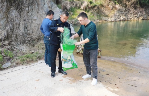 黎平县开展长江流域十年禁捕执法检查_副本.jpg