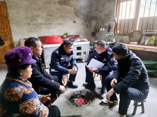 九潮镇部门联合进行矛盾纠纷调解_副本.jpg