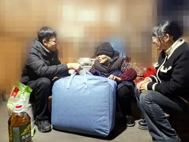 2025年1月7日，绍洞村慰问困难群众，拍摄者：申坤_副本.jpg