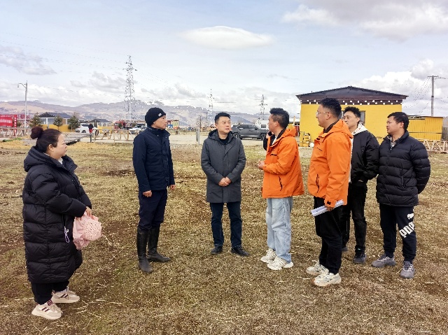 图为金堂县对口支援工作队到村戈乡马产业基地调研了解项目建设情况_副本.jpg