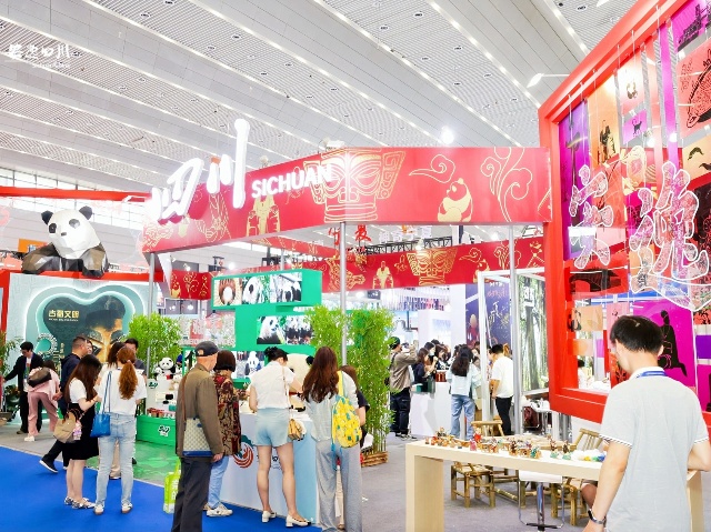 图为西安丝绸之路国际旅游博览会现场_副本.jpg