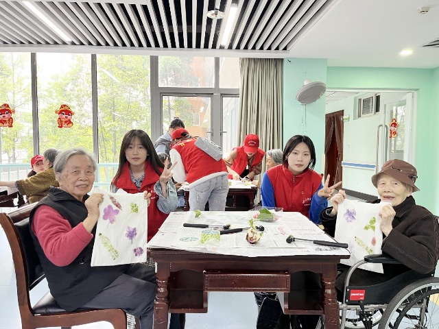成都市第二社会福利院开启欢乐迎“五一”模式